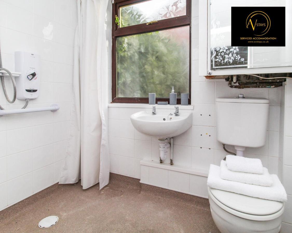 Modern House By Av Stays Short Lets & Serviced Accommodation St Helens St Helens  외부 사진